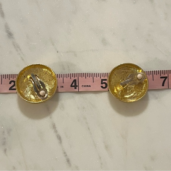 Vintage Designer Style Rhinestone Clip On Shield Dome Gold Tone Fashion Earrings - Picture 7 of 9
